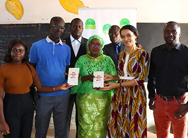 La Fondation SOCOCIM : remise de livres et manuels scolaires