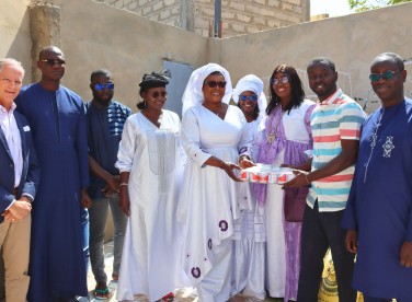 AFSI : Remise de dons au Centre DELOSSI